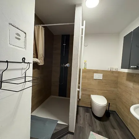 Appartement H 14 Fuer Bis 8 Personen Monteurwohnung *