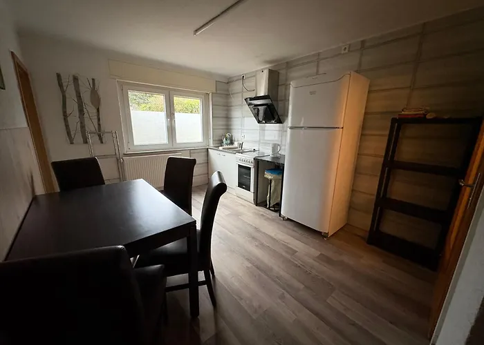 H 14 Für Bis 8 Personen Monteurwohnung * Gusenburg