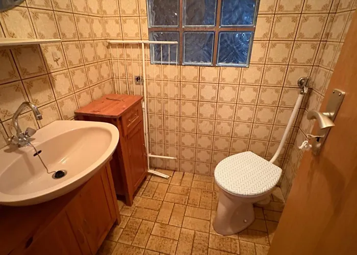 H 14 Für Bis 8 Personen Monteurwohnung *